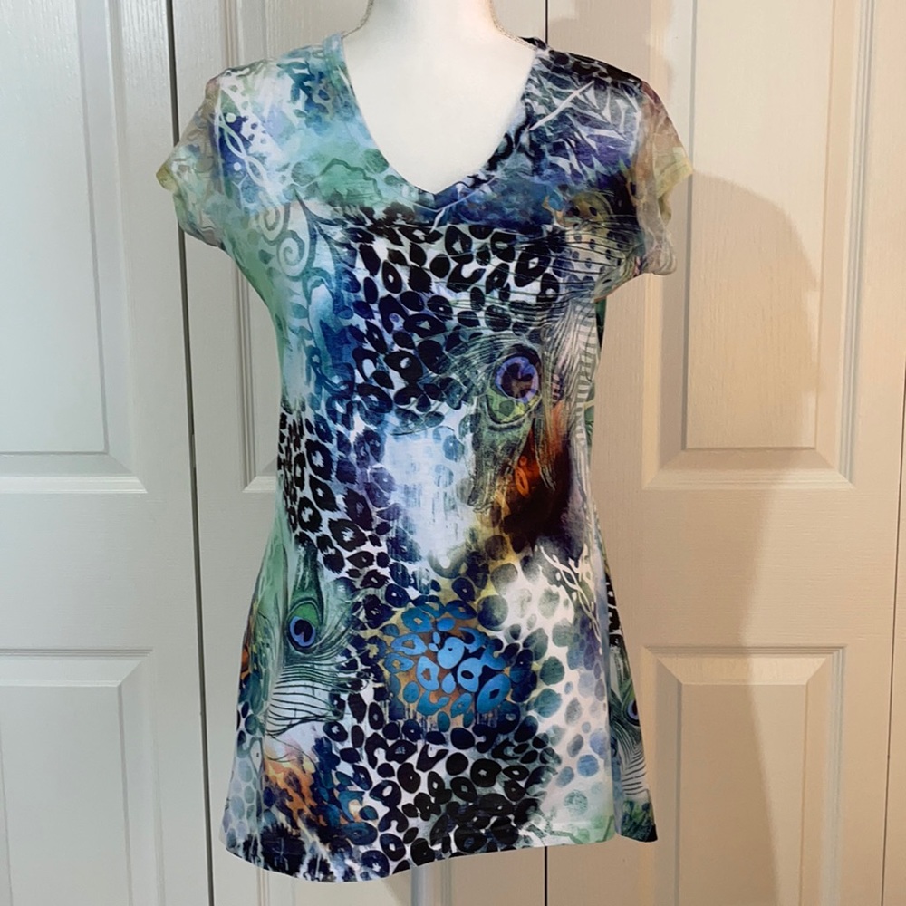 Fresh FX Women’s SZ S Short SleeveV-Neck Peacock Feather Print T-Shirt